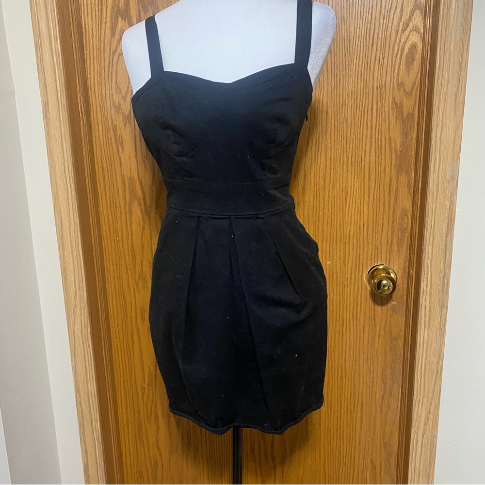 Black sweetheart neckline dress